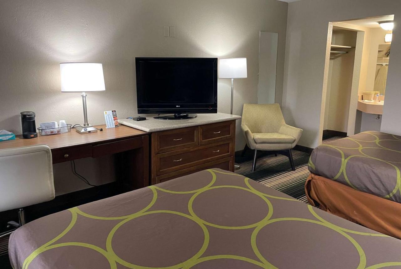 Deluxe Inn & Suites Junction City Esterno foto