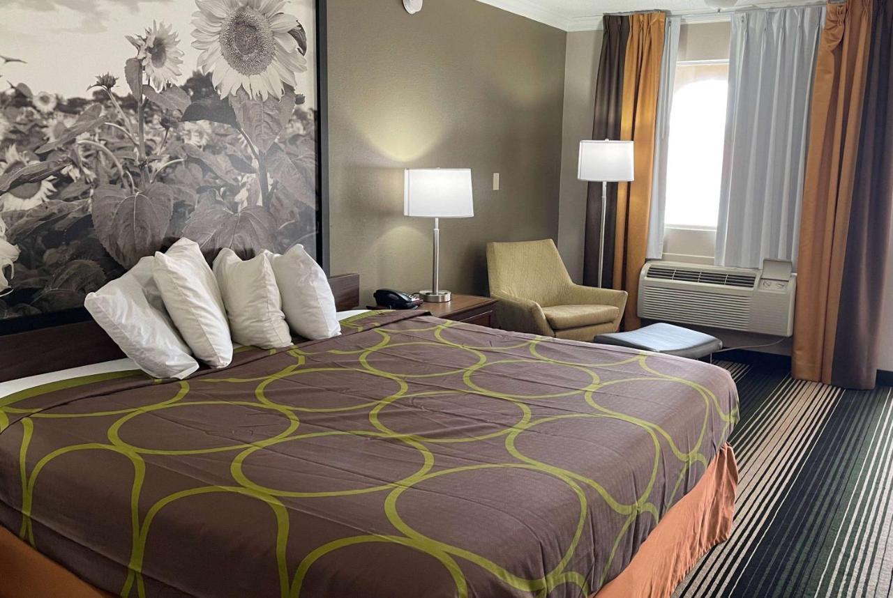 Deluxe Inn & Suites Junction City Esterno foto