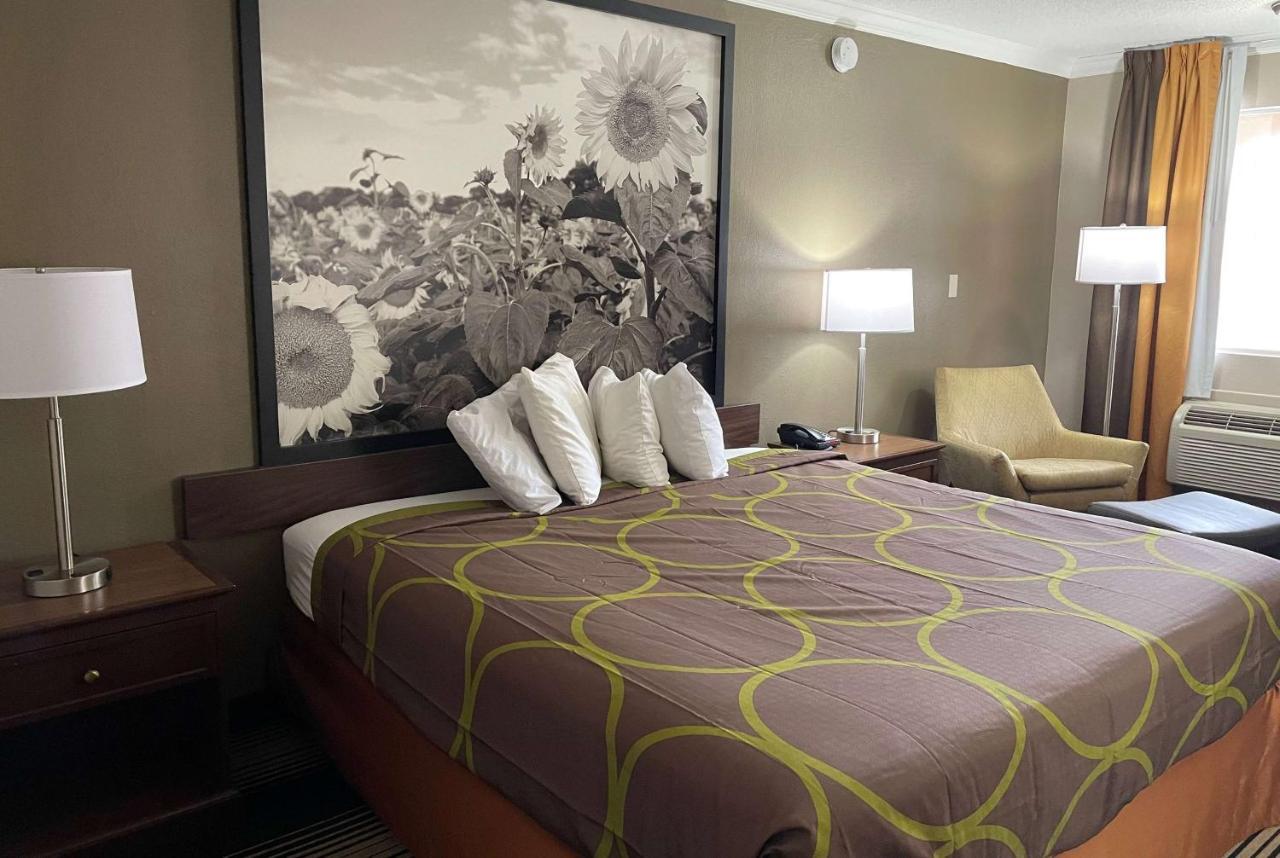 Deluxe Inn & Suites Junction City Esterno foto