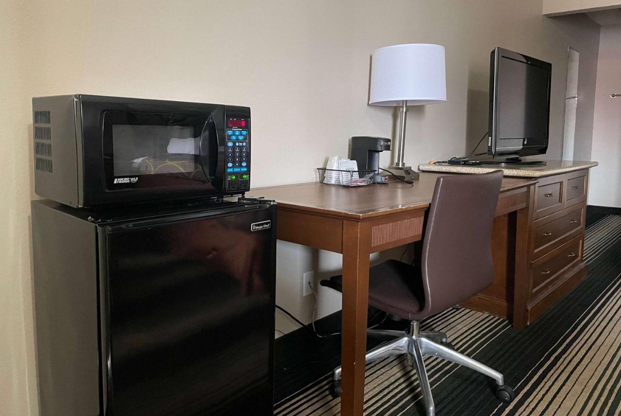 Deluxe Inn & Suites Junction City Esterno foto