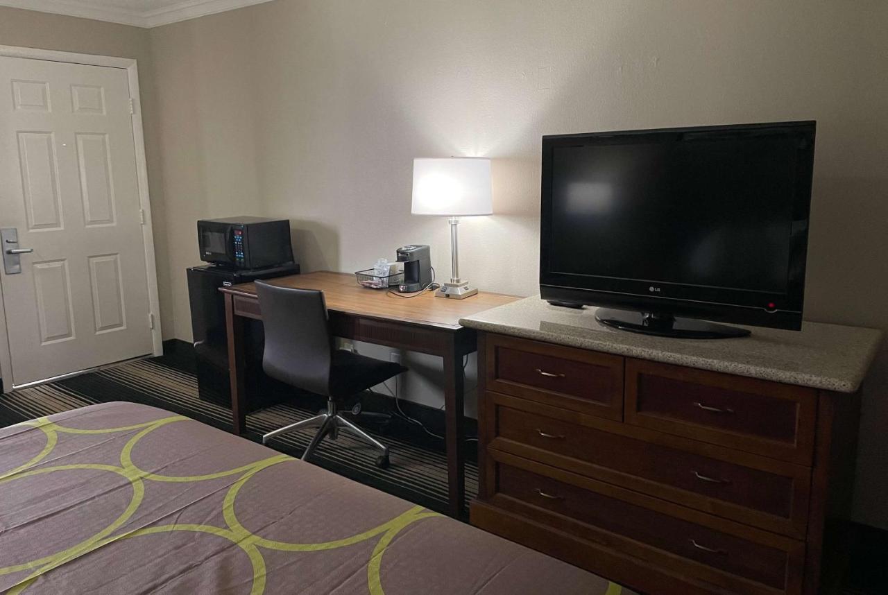 Deluxe Inn & Suites Junction City Esterno foto