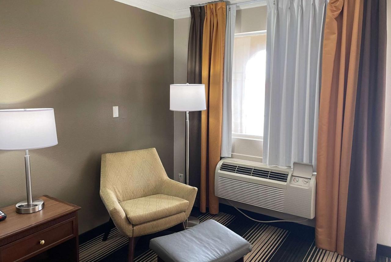 Deluxe Inn & Suites Junction City Esterno foto