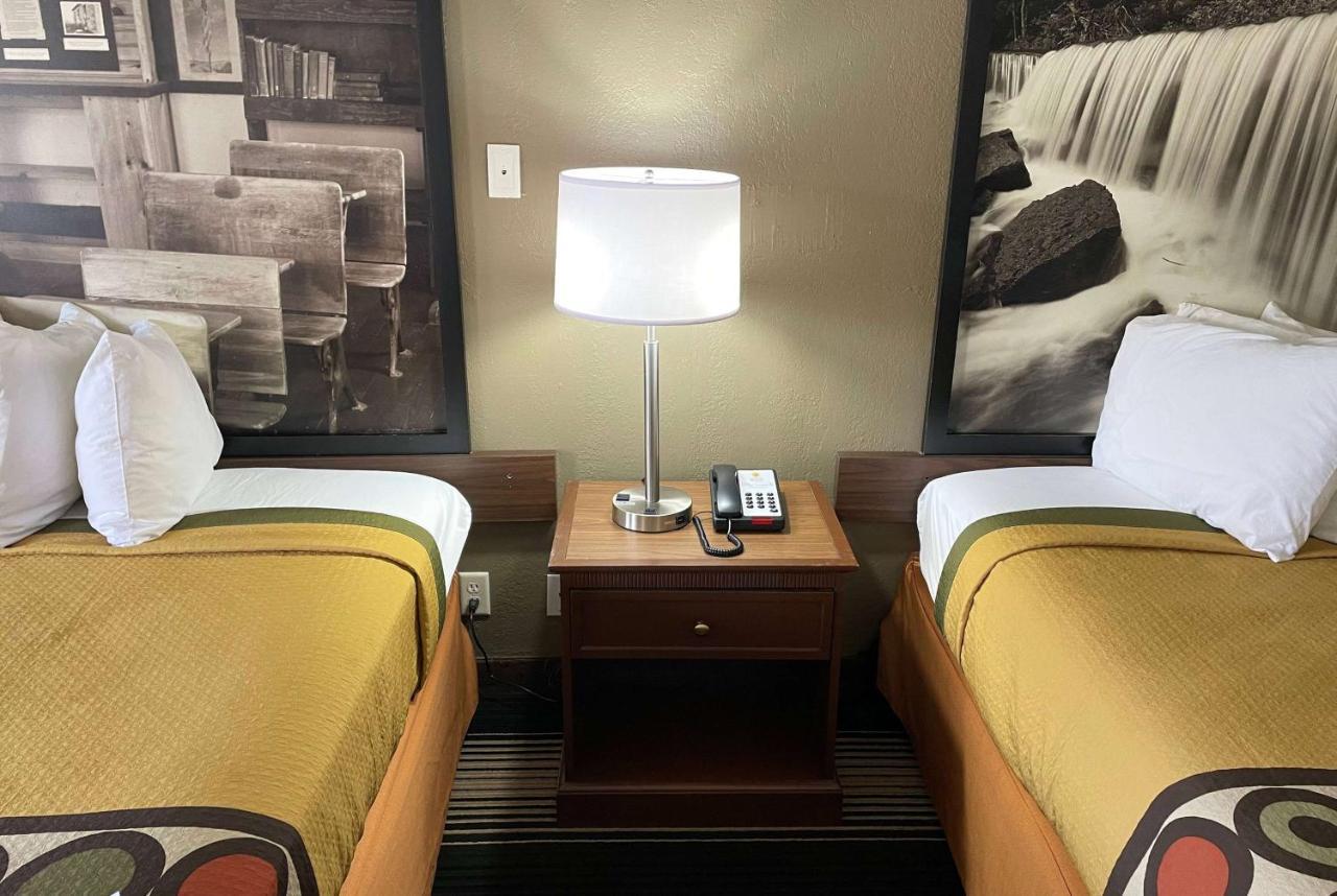 Deluxe Inn & Suites Junction City Esterno foto