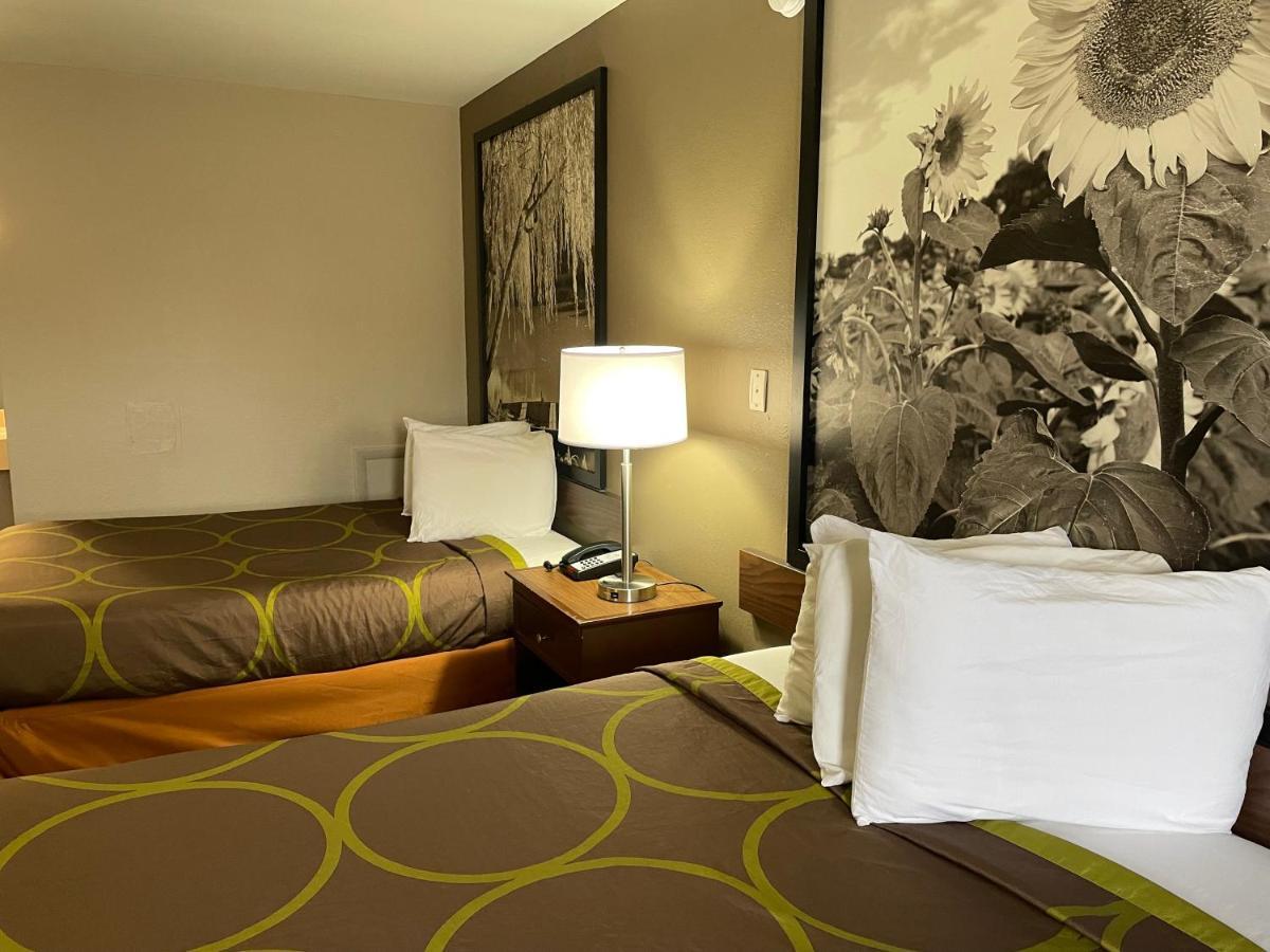 Deluxe Inn & Suites Junction City Esterno foto