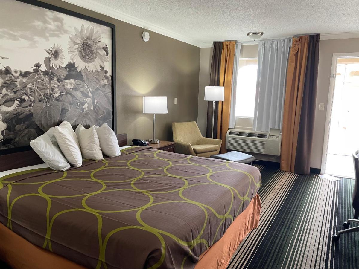 Deluxe Inn & Suites Junction City Esterno foto