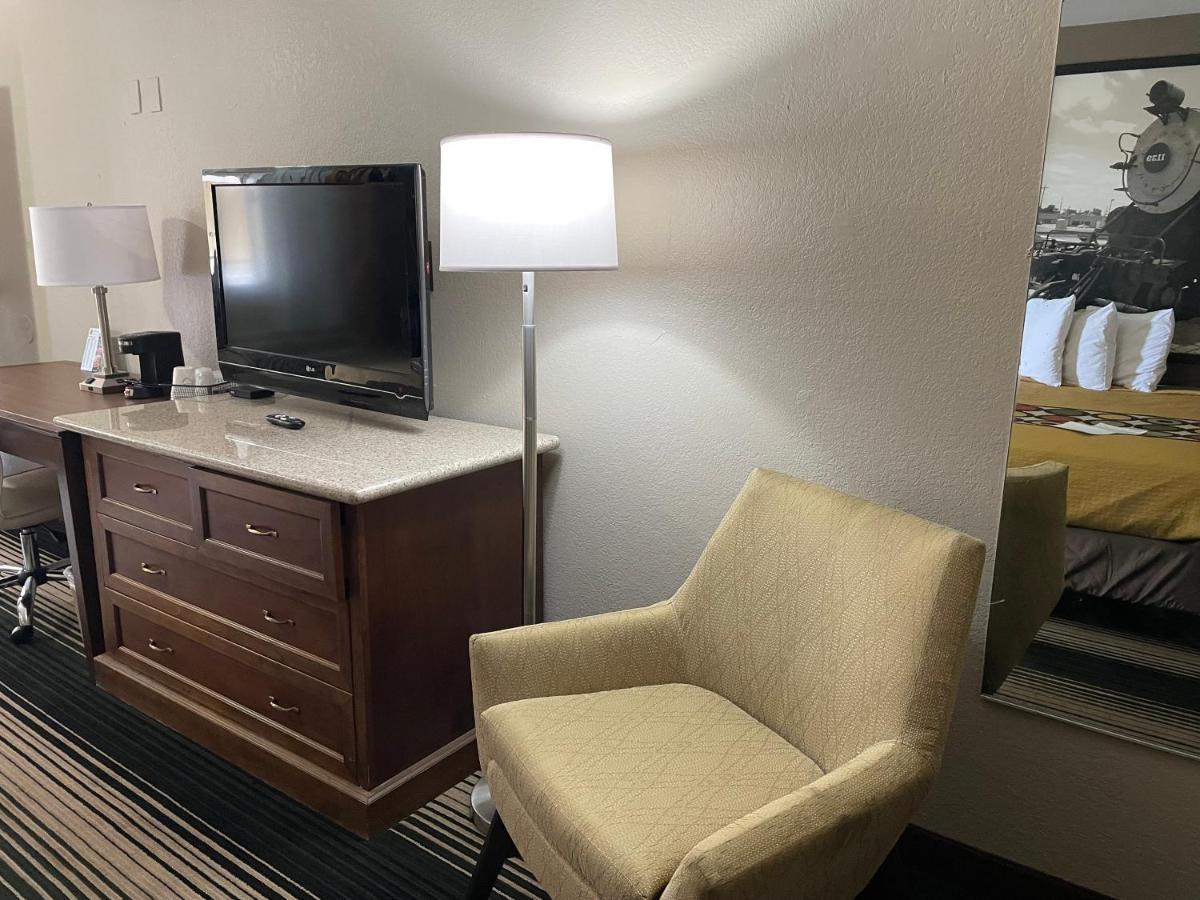 Deluxe Inn & Suites Junction City Esterno foto
