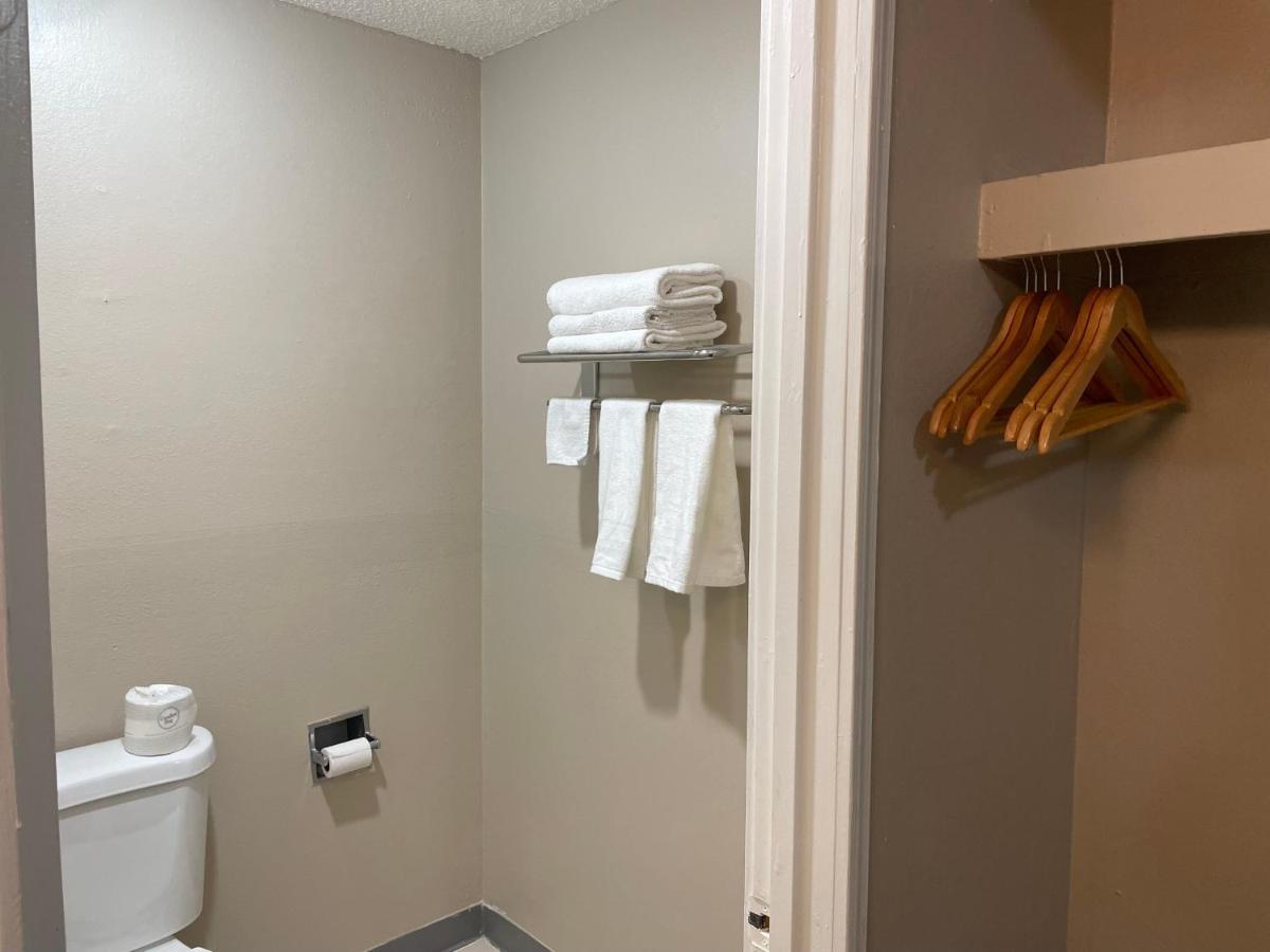 Deluxe Inn & Suites Junction City Esterno foto