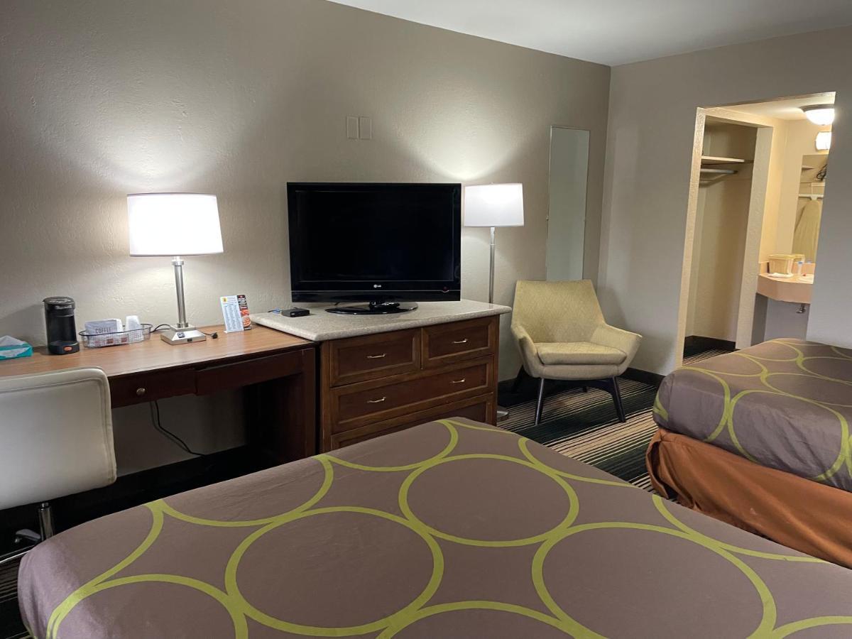 Deluxe Inn & Suites Junction City Esterno foto