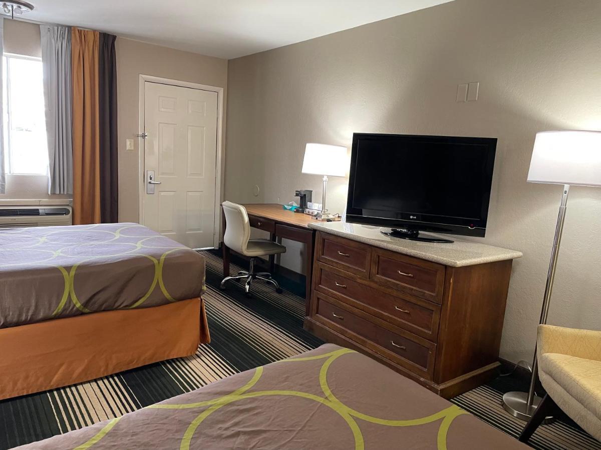 Deluxe Inn & Suites Junction City Esterno foto