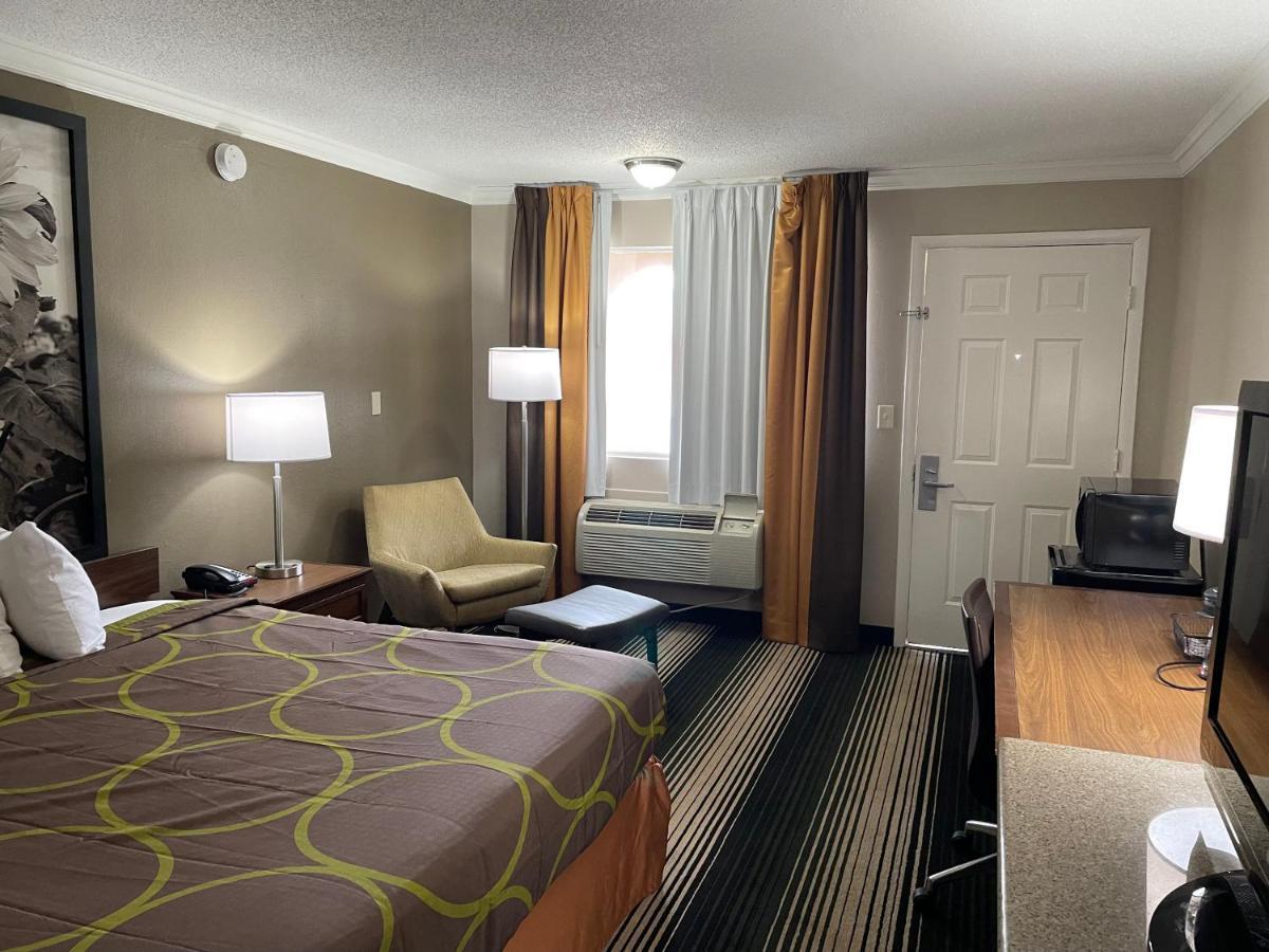 Deluxe Inn & Suites Junction City Esterno foto