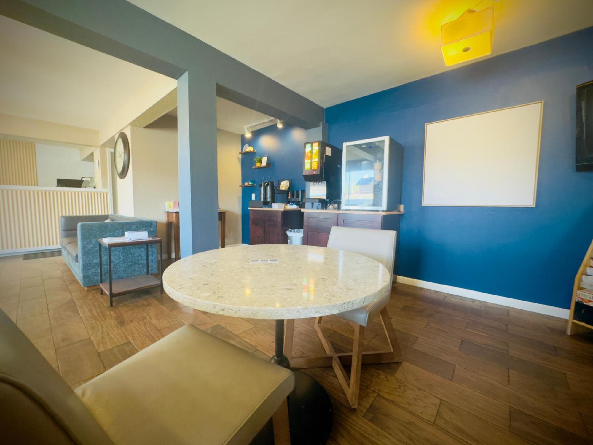 Deluxe Inn & Suites Junction City Esterno foto