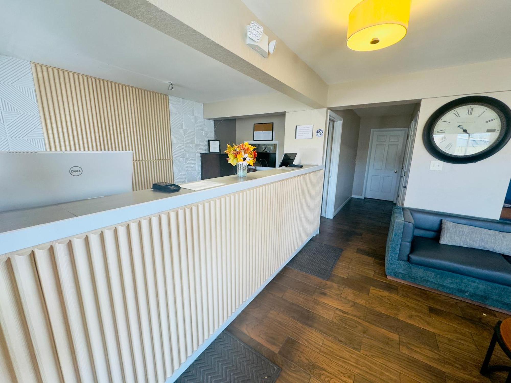 Deluxe Inn & Suites Junction City Esterno foto